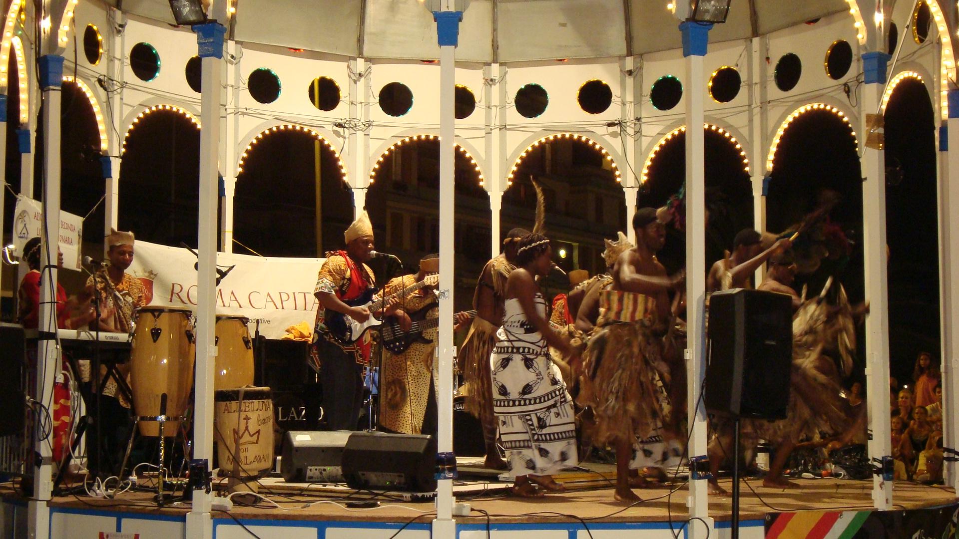 piazza_anco_marzio_2011_006.jpg piazza_anco_marzio_2011_006.jpg