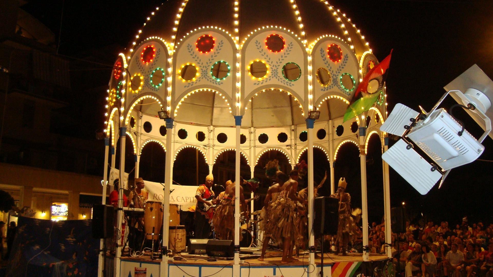 piazza_anco_marzio_2011_007.jpg piazza_anco_marzio_2011_007.jpg
