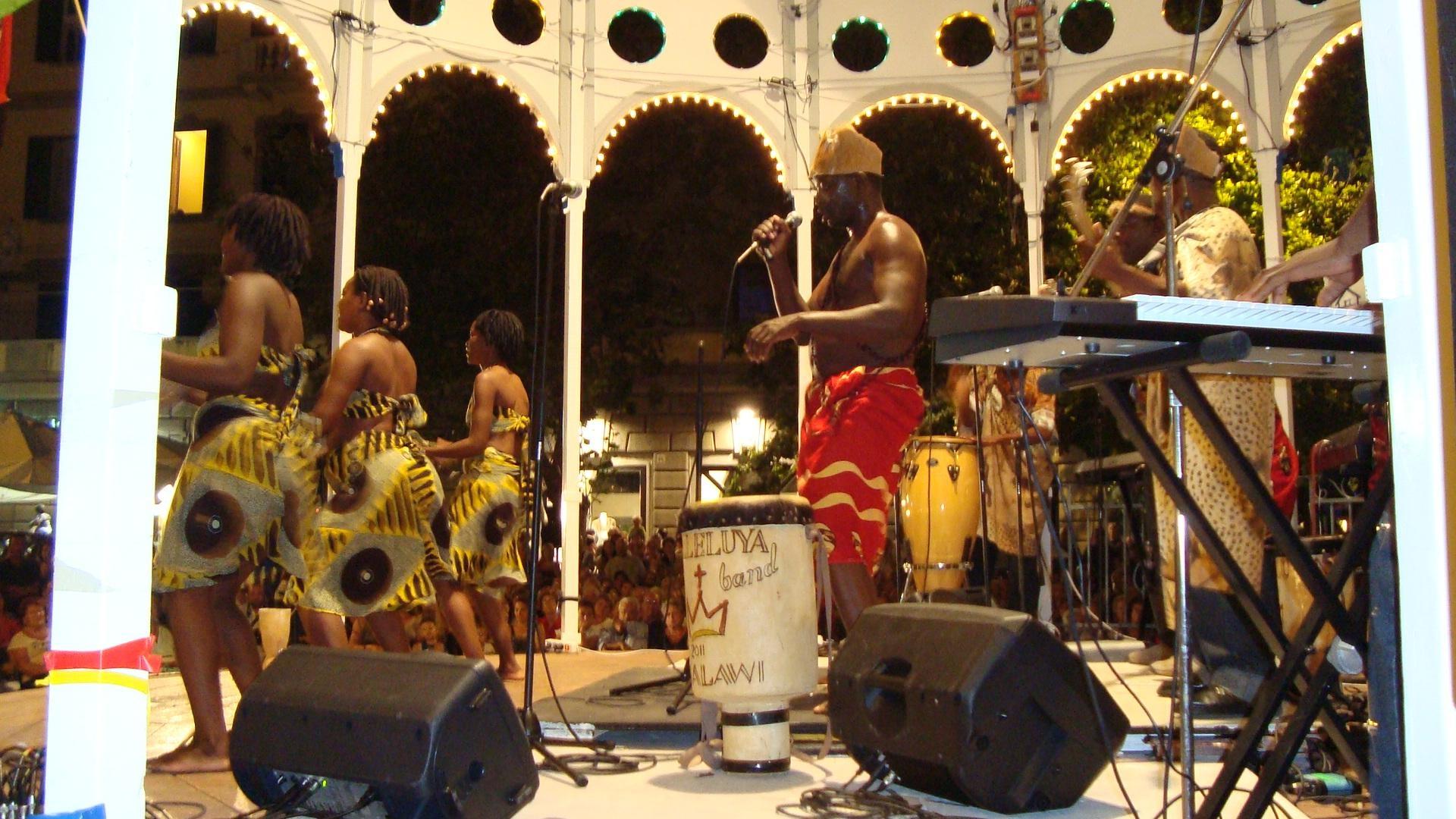 piazza_anco_marzio_2011_013.jpg piazza_anco_marzio_2011_013.jpg