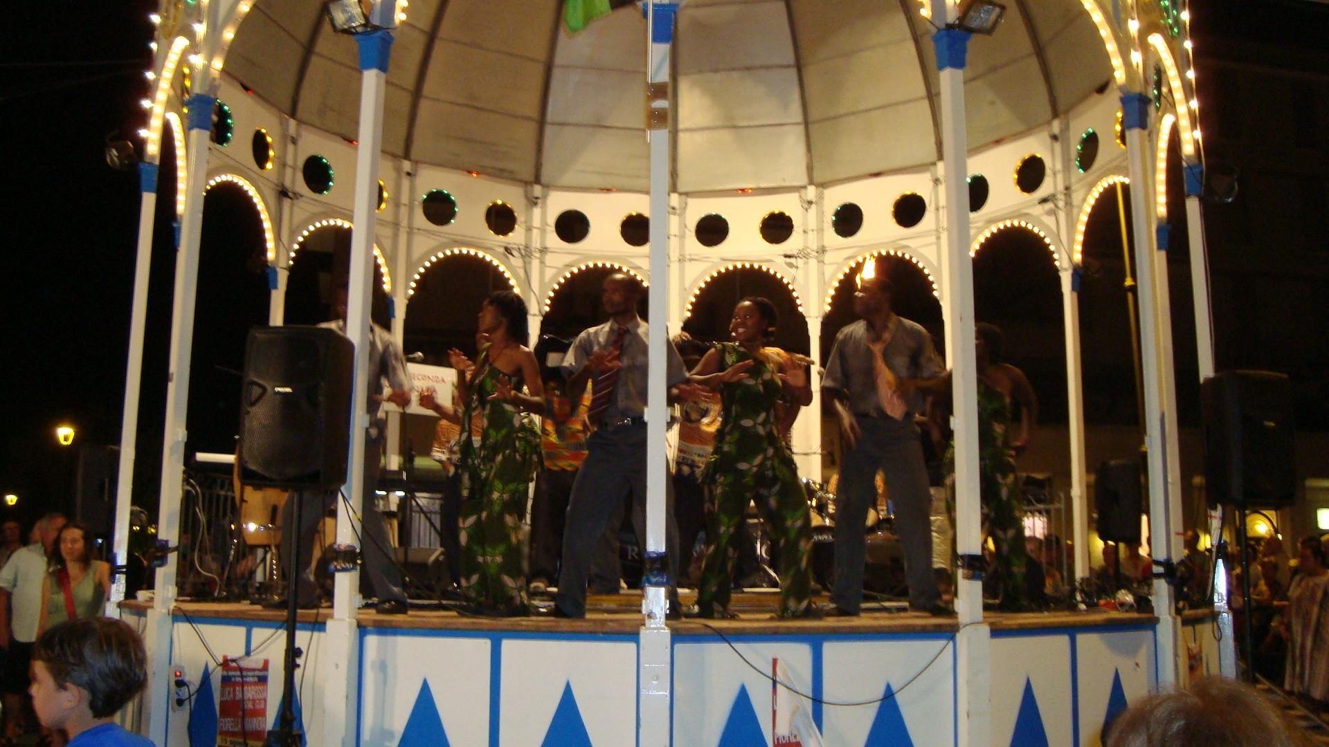 piazza_anco_marzio_2011_033.jpg piazza_anco_marzio_2011_033.jpg